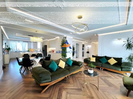 SHITET PENTHOUSE LUKSOZ 4+1+3 BALLKONE+2 POSTE PARKIMI "TE KODRA E DIELLIT" 649.000 EURO