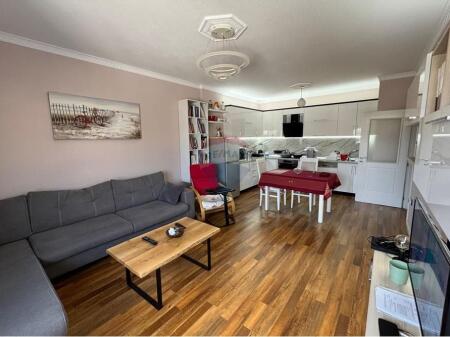 Apartament 1+1 me qira tek Rruga e Elbasanit!