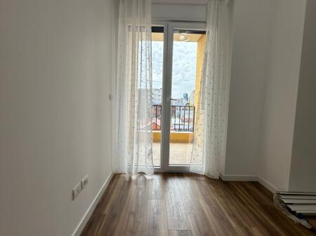 Apartament me qera 2+1