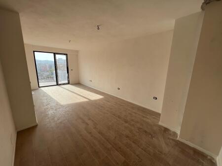 Shitet Apartament 2+1+2 Turdiu