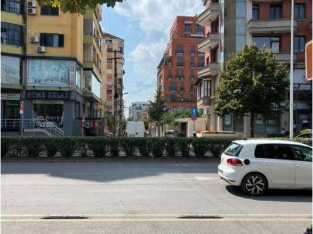 Shitet, Apartament 3+1+2, 21 Dhjetori, Tiranë