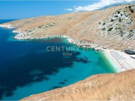 SHITET TOKE ME SIP 7600M2, NE LLAMAN, HIMARE 1,950,000 €