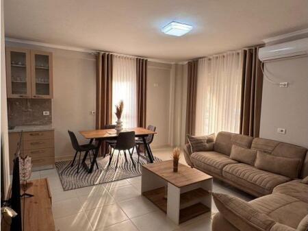 Apartament 2+1 per qira prane Prokurorise se Tiranes