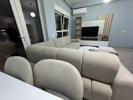 apartament 2+1 me qera te kompleksi mangalem