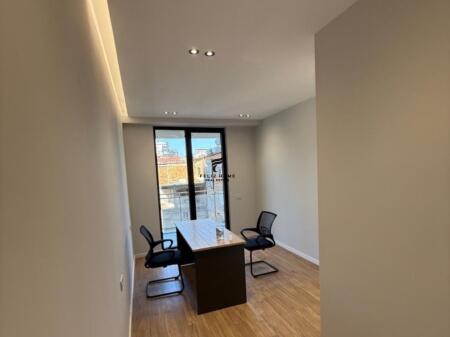 ZYRE ME QERA 70 M2 RRUGA FORTUZI 70.000 LEKE