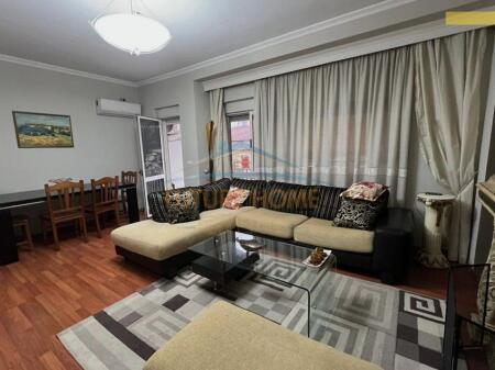 Jepet me Qira Apartament 1+1, Pazari i Ri, Tiranë