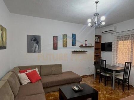 Shitet Apartament 1+1 --- Qytet Studenti