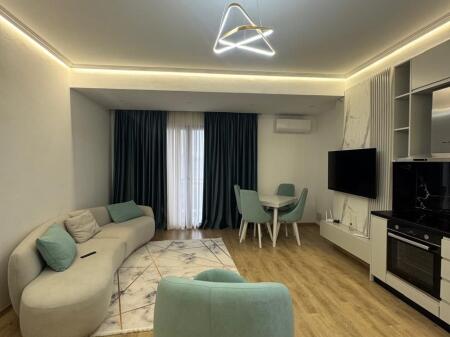 Shitet Apartament 1+1 – Farmacia 10, Tiranë