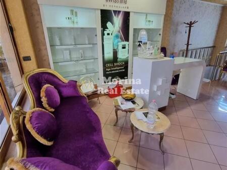 Shitet ambient per Biznes/dyqan, Rruga e Durresit, 440000 EURO