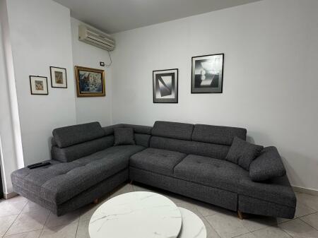 Apartament - Për Qira 2+1  NE ASTIR