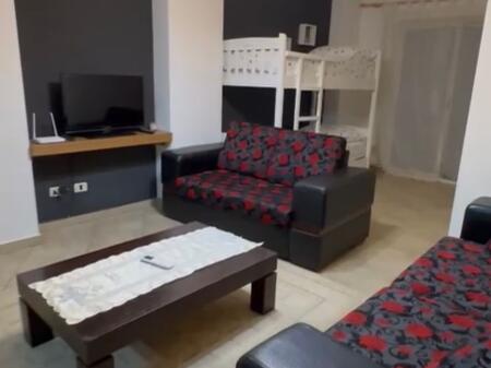 Jepet me Qira Apartament 2+1 tek Rruga Fortuzi ne Qendër Te Tiranes