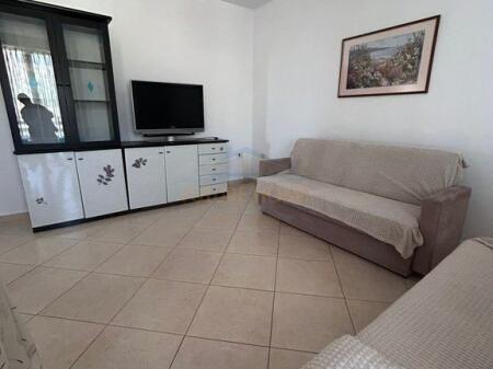 Affitto, Appartamento 2+1+2, Vicino alla Pediatria, Tirana