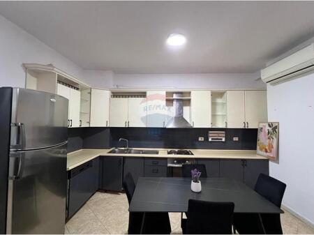 Apartament - Për Qira - Kompleksi Dinamo, Tiranë