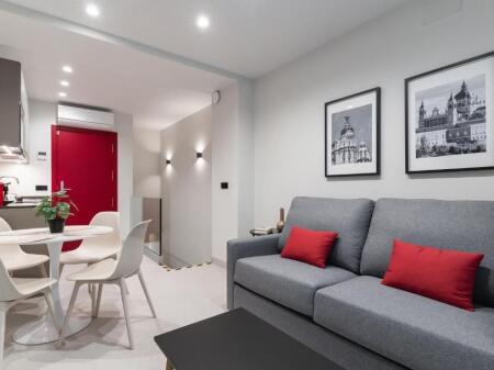 Apartament Me Qera 2+1 Tek Myslym Shyri (ID B2201597) Tirane