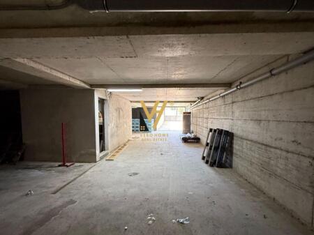 JEPET MAGAZINE 200 M2 ME QERA NE KOMBINAT 50.000 LEKE