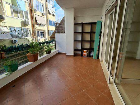 Shitet, Duplex 3+1+2, Rezidenca Kodra e Diellit 1, Tiranë.