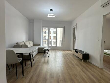 Apartament me qera 1+1