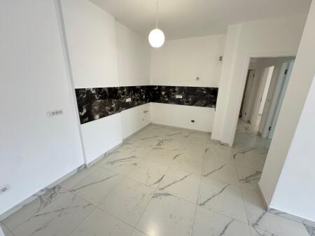 Apartament me qera 2+1+2 Per Zyra Stacioni i trenit