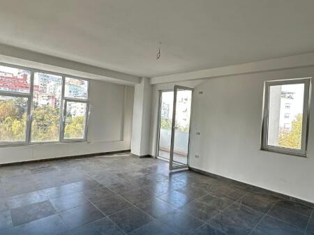 Vendesi appartamento 2+1+2 lago quello