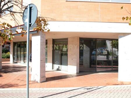 OXHAKU, SHESIM KOMERCIAL 275,000 €