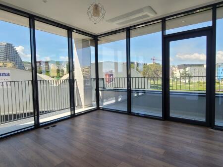 🏡 Jepet ambinet Biznesi me Parkim me qira te Lake View