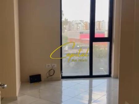 ZYRE ME QERA 70 M2 PALLATI ME SHIGJETA 500 EURO