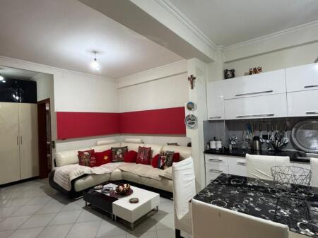 Jepet me qira apartament 2+1 ne Astir!