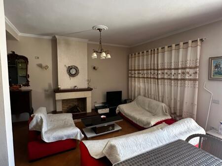 Jepet me qira apartament — për banim Prane muzeumit, Qender, Durrës