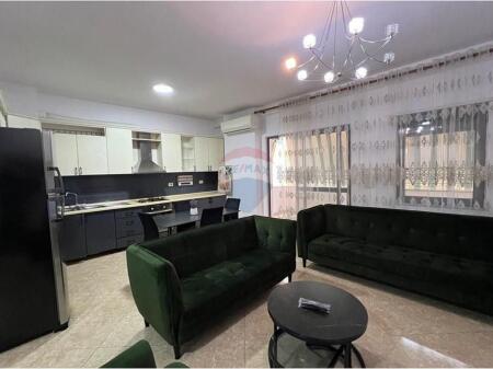 Jepet me qira apartament 2+1 te Komuna e Parisit, Rruga Hasan Alla.