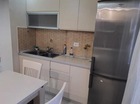 Jepet me Qira – Apartament 2+1 | Rruga Jani Kukuzeli, pranë Institutit të Higjenës*