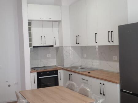 Jepet me qera 1+1,tek stadiumi dinamo