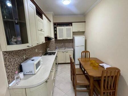 Apartament 1+1 Me Qira në Kopshtin Botanik Zoologjik, Tiranë! 550 € /Muaj