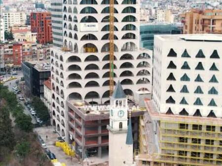 NJESI KOMERCIALE 236M2 PER QIRA BOOK BUILLDING!