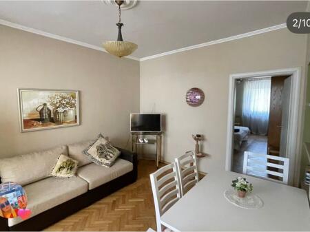 1+1,i mobiluar te posta ne qender,cmimi 600 euro