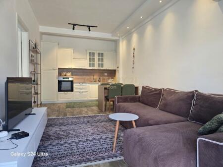 Vendesi in vendita 1+1 con cortile nella Baia di Lalzi! 160.000 €