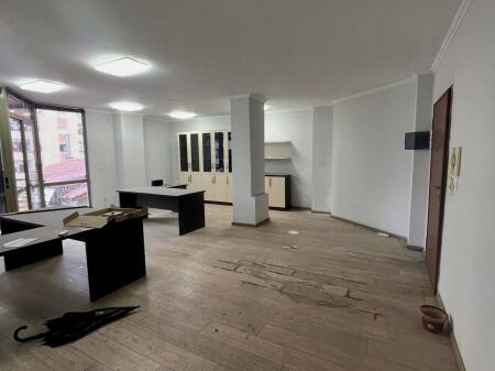 📣 SHITET Apartament 2+1 Me Ballkon 📍 21-Dhjetori, Prane Hotel "Mondial" ✨