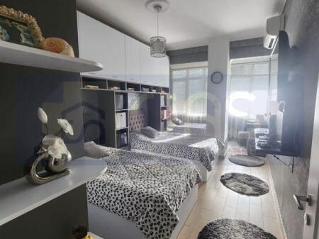 Jepet apartament e qira 2+1+2 ne Fresk