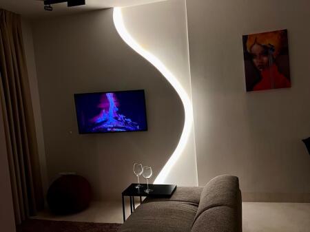 Shtepi  me qera,  Pallat i Ri  2+1,  Elar4 13684   -   €  550