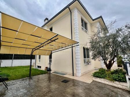 SHESIM, VILË PREMIUM me OBORR, LIQENI THATË‼️ 1,150,000 €