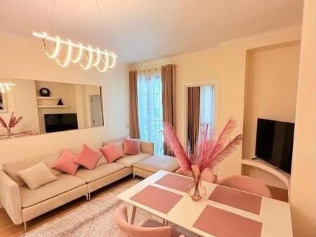 Apartament 2+1 me qira tek Rruga e Kosovareve