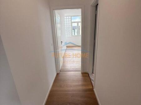 Shitet, Apartament 2+1+2, Mine Peza, Tiranë