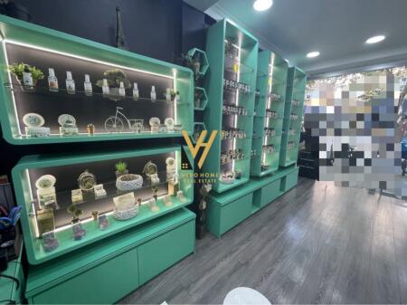 BUSINESS PERFUME SHOP FOR SALE IN XHAMLLIK 40,000 EURO