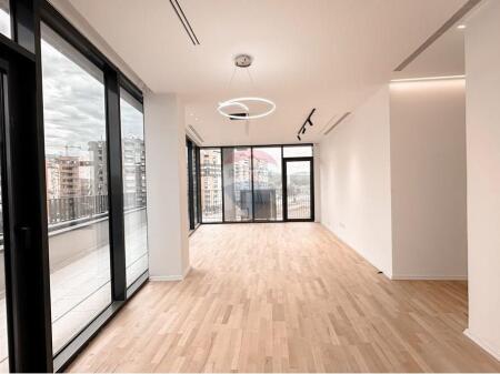 APARTAMENT 2+1 ME PAMJE LIKU