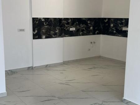 APARTAMENT 2+1 PER QERA PER ZYRA PRANE BULEVARDIT TE RI