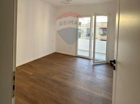 Apartament 2+1 te Oxhaku - Rruga Kongresi i Manastirit (530381006-197)