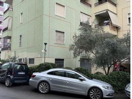 Dyqan me qira , Kopshti Botanik