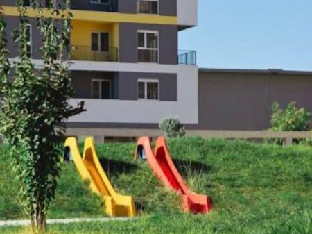 Shitet apartament 3+1 Univers City