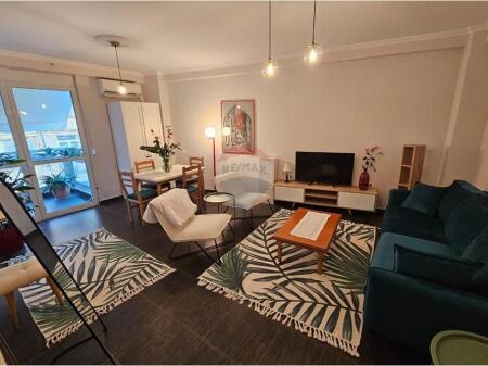 Shitet apartament 2+1 ne qender!