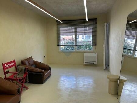 Dyqan - Për Shitje - Kika 2, Tiranë !!! (ID: 530261038-4734)