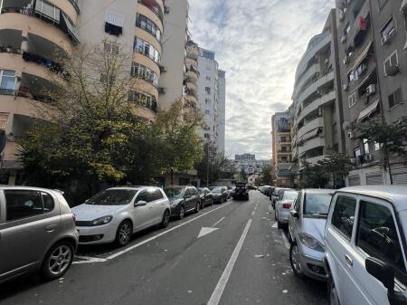 Apartament 2+1 per shitje tek Komuna e Parisit